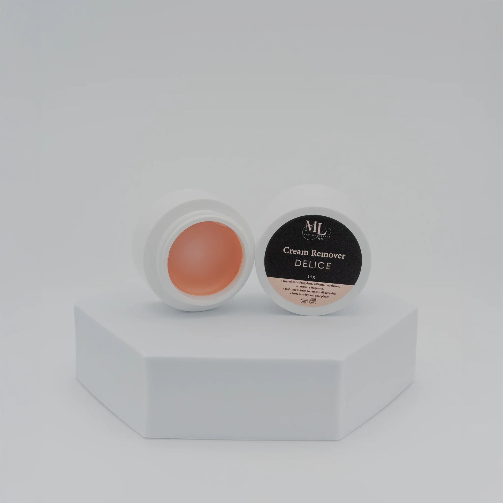 Delice cream remover for eyelash extensions (15g) displayed in an angled view with open lid.