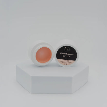 Delice cream remover for eyelash extensions (15g) displayed in an angled view with open lid.