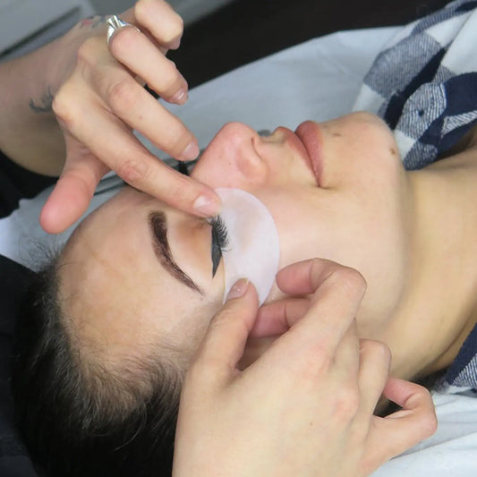 Lash removal 45 minutes with Top Artist – safe removal for full or heavy sets