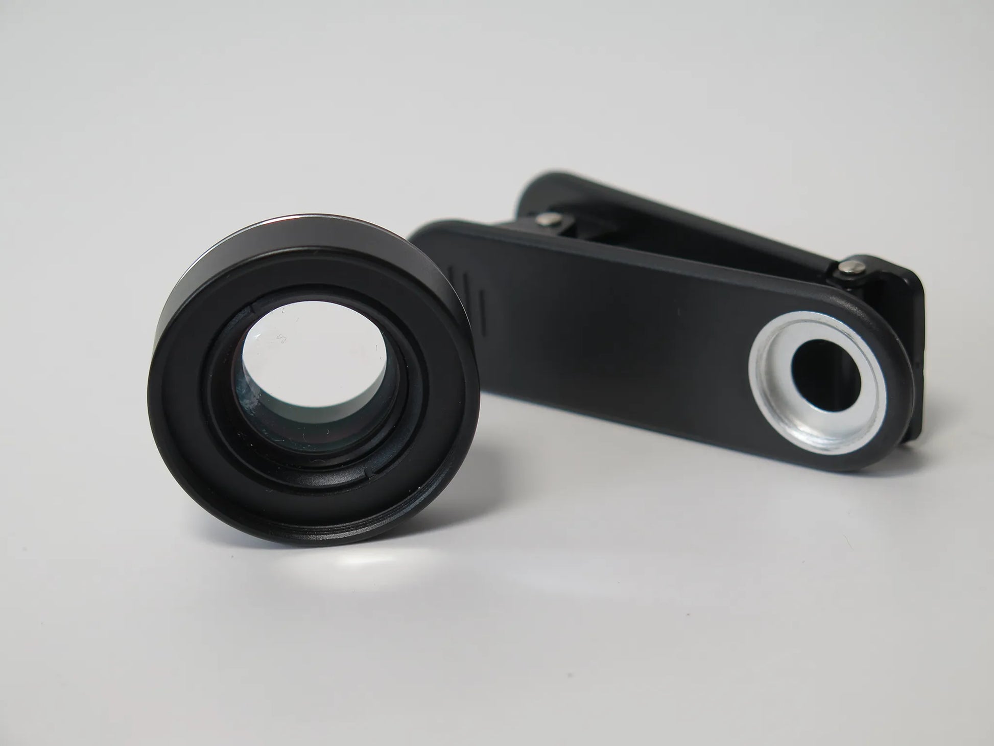 Front view of macro lens and detachable clip – The Lash Box Shop