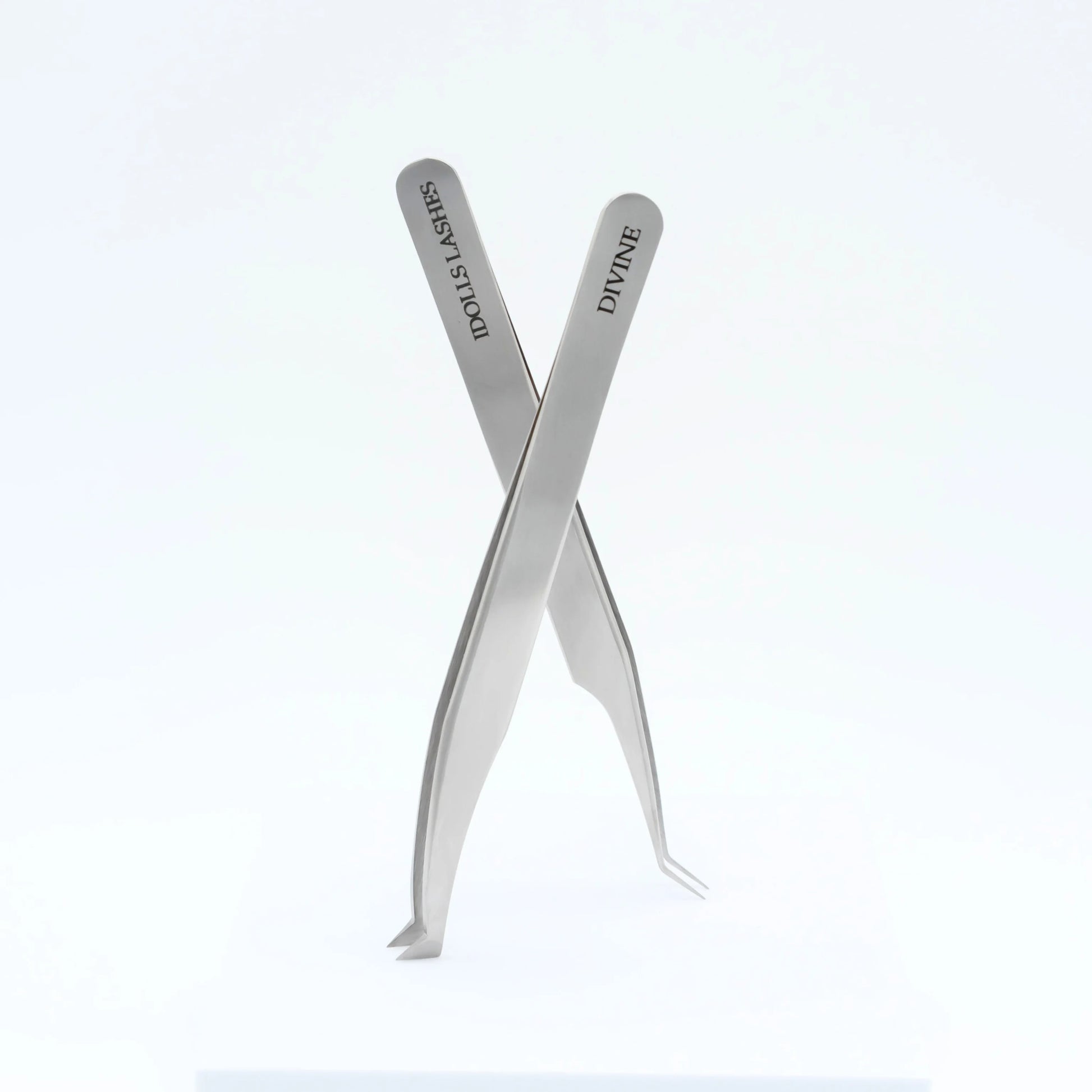 Precision and multifunctional eyelash extension tweezers by iDolls Lashes – ideal for isolation, classic, and volume lash techniques