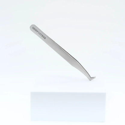 Slim boot volume eyelash extension tweezer by iDolls Lashes – perfect for fan creation and pro lash application