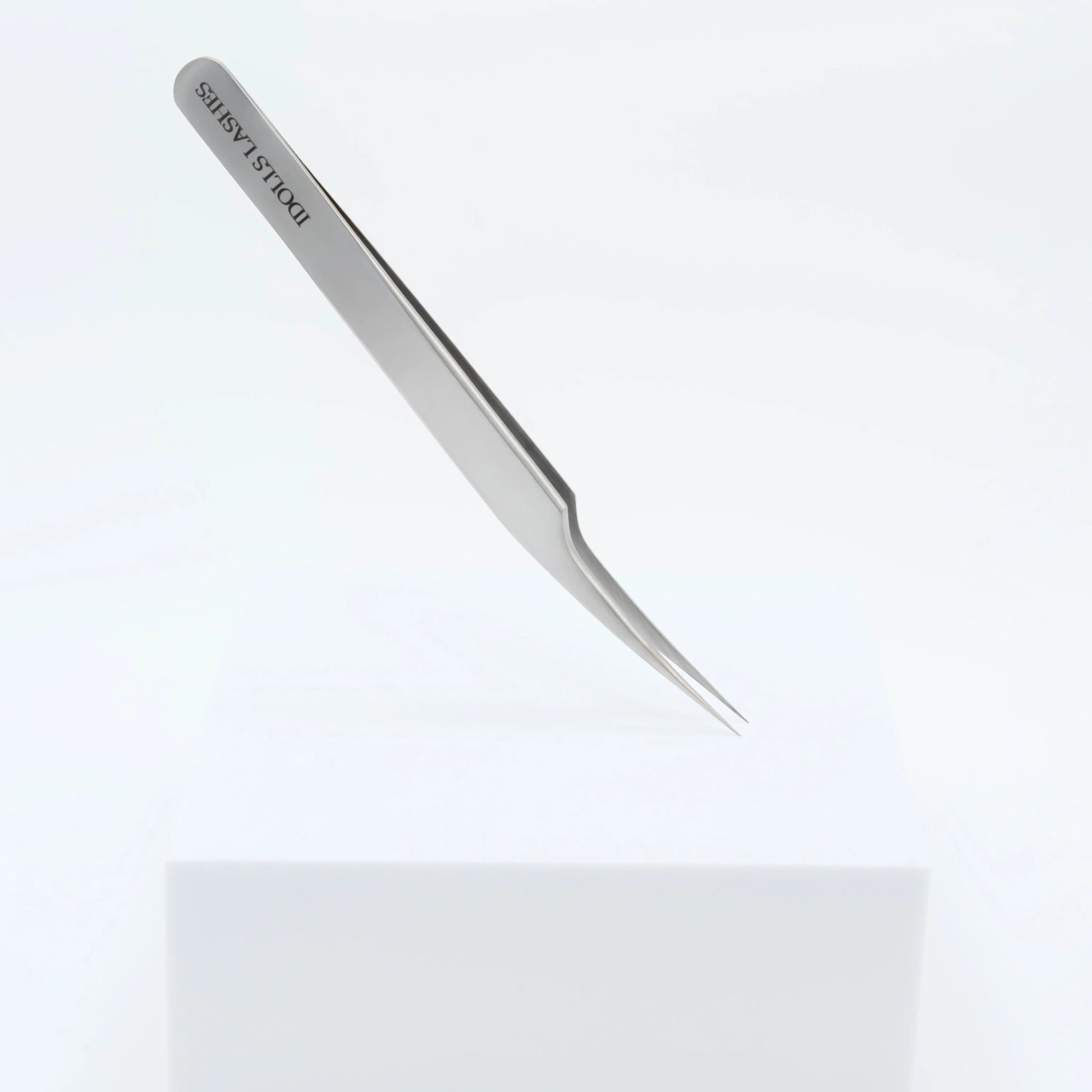 Straight isolation eyelash extension tweezers with ultra-fine tips – ideal for separating lashes and eliminating stickies